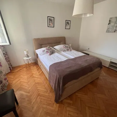 Lili Family Apartman Zára