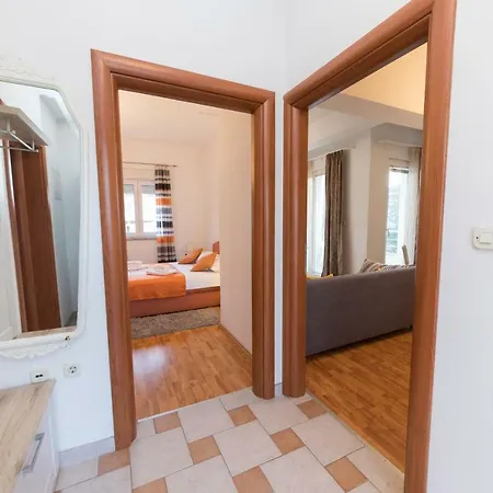 Apartament Lili Family