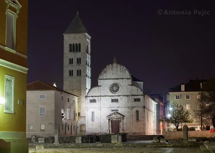 아파트 Lili Family